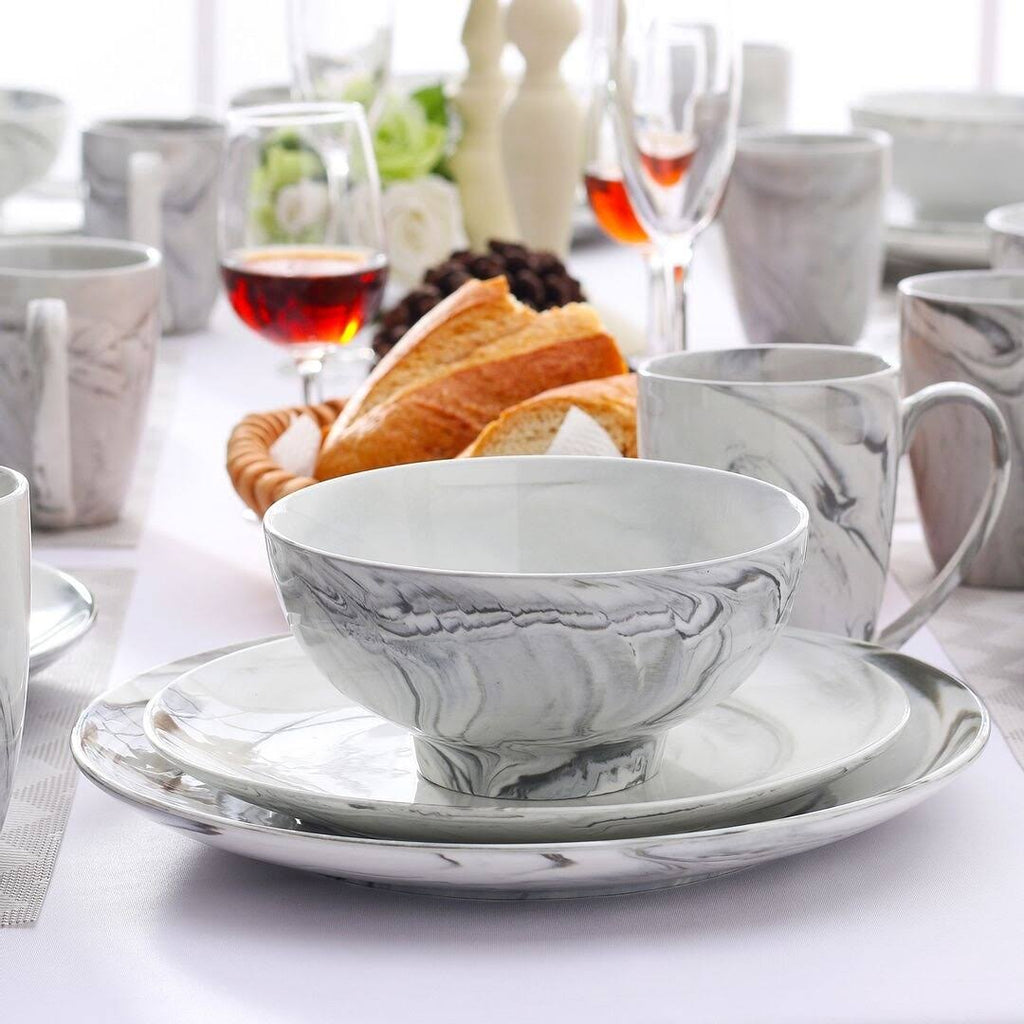 16 Piece Red Dinnerware Set N985609