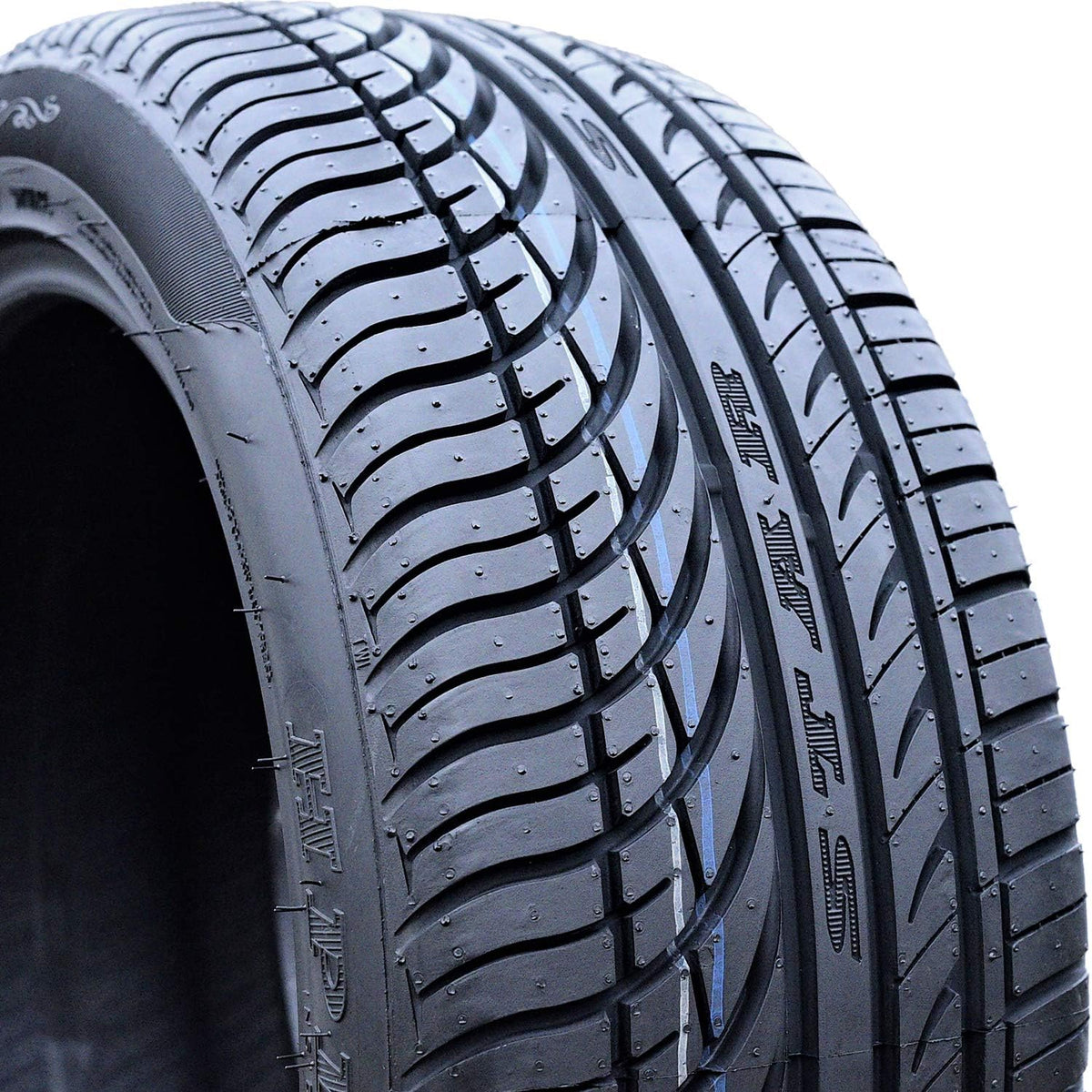 Set of 2 All-Season High Performance Radial Tires 235/40R18 95W XL BSW T809767