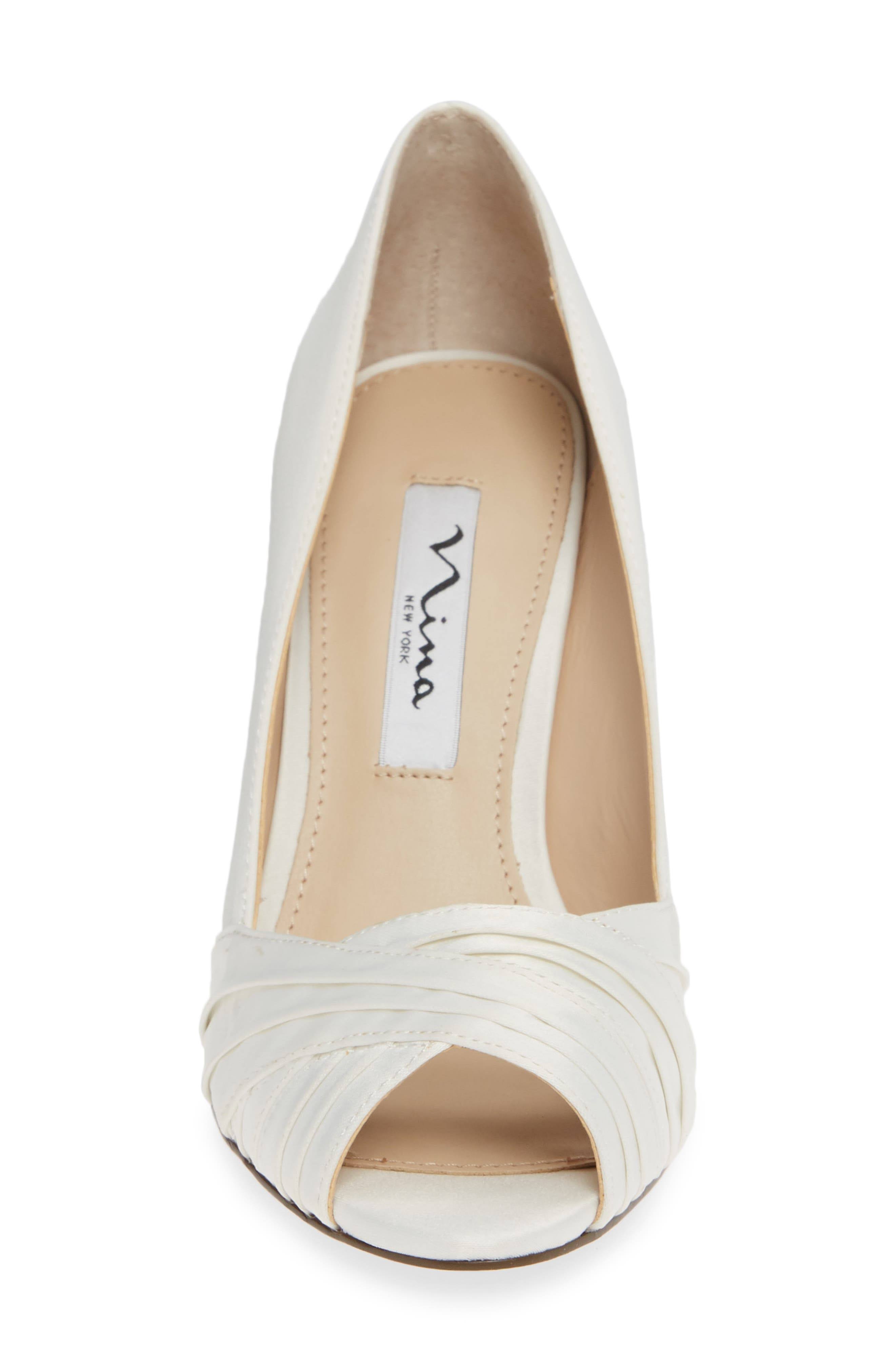 Taupe Satin Pump I43937