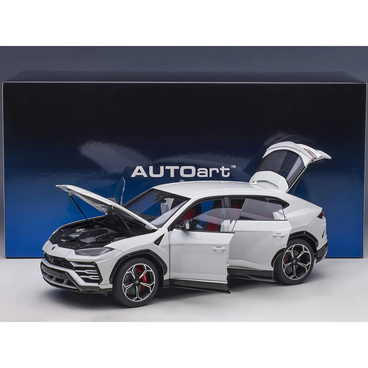 1/18 White Metallic Model Car I762