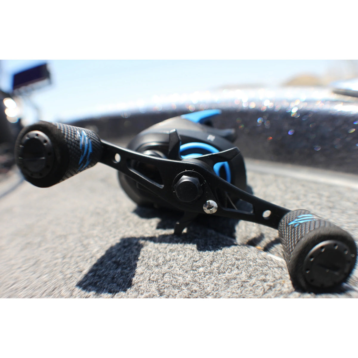 Low Profile Bait-Cast Fishing Reel 7.2:1 A69845
