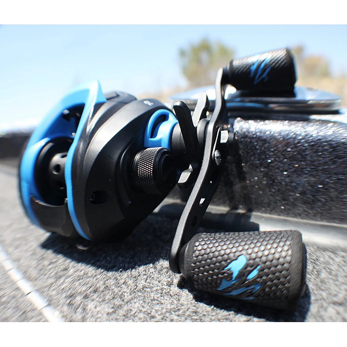 Low Profile Bait-Cast Fishing Reel 7.2:1 A69845