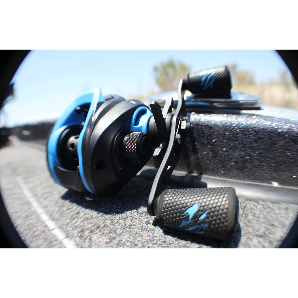 Low Profile Bait-Cast Fishing Reel 7.2:1 A69845