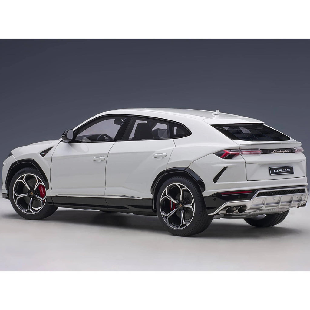 1/18 White Metallic Model Car I762