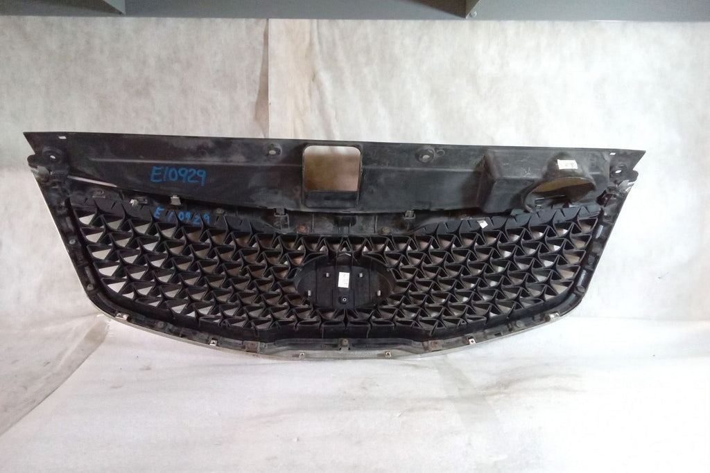 Pre-Owned 2015 Kia Sportage Upper Black Grill with Chrome Surround Y2690
