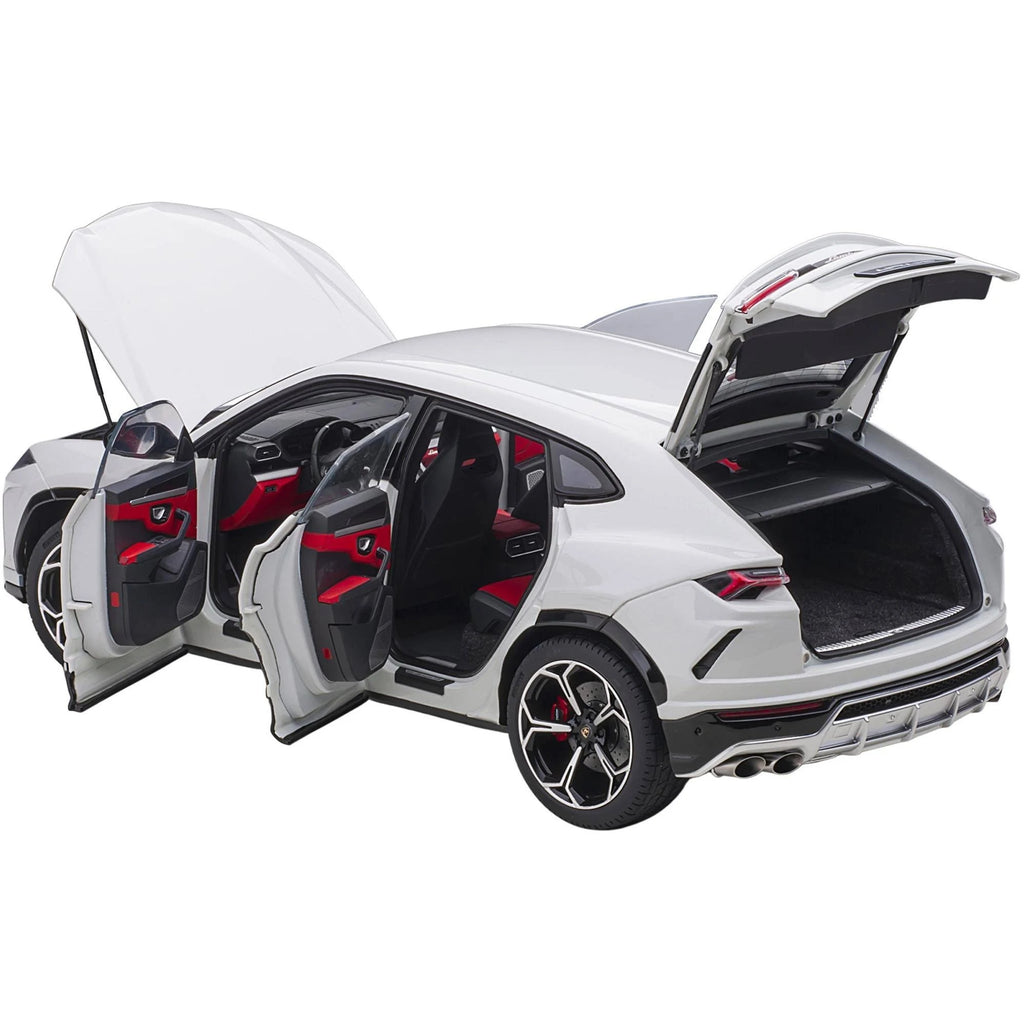 1/18 White Metallic Model Car I762
