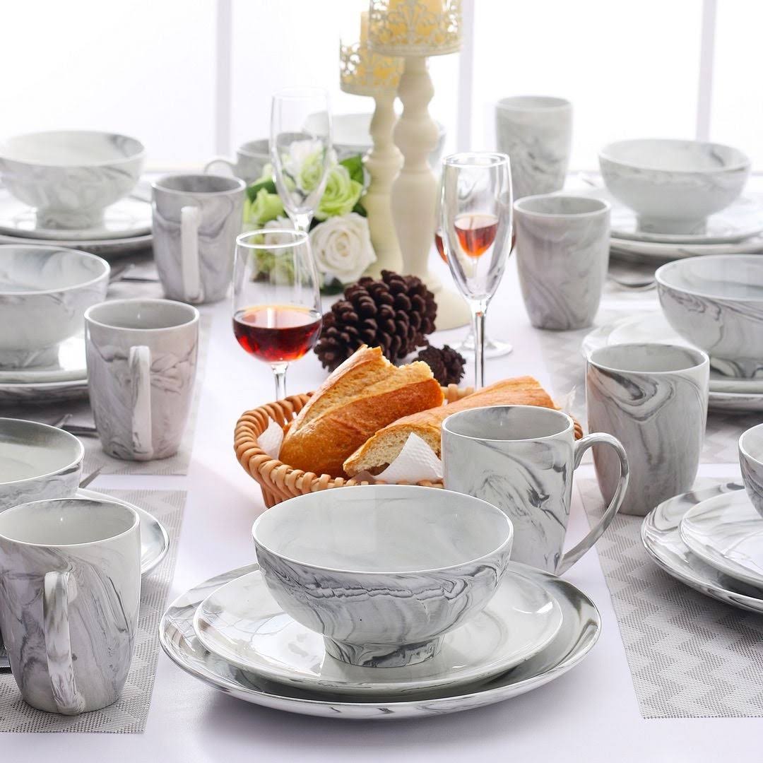 16 Piece Red Dinnerware Set N985609