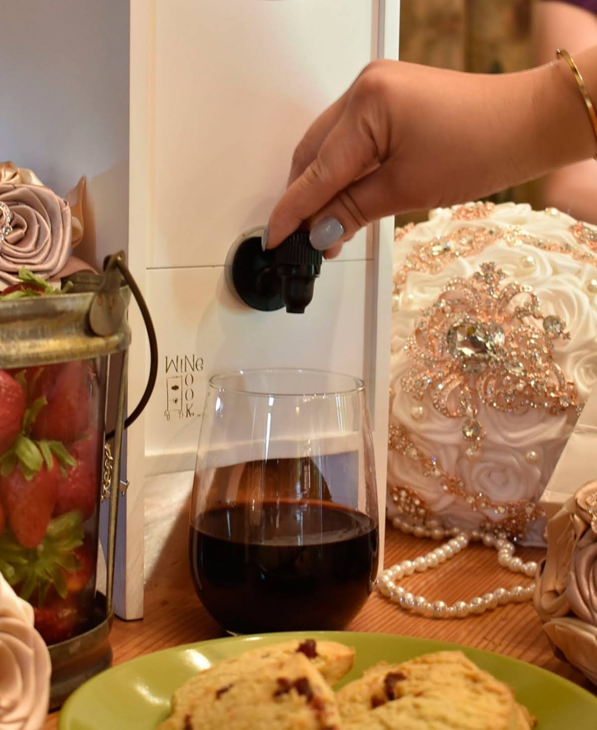 Black 3 Liter Wine Dispenser H710336